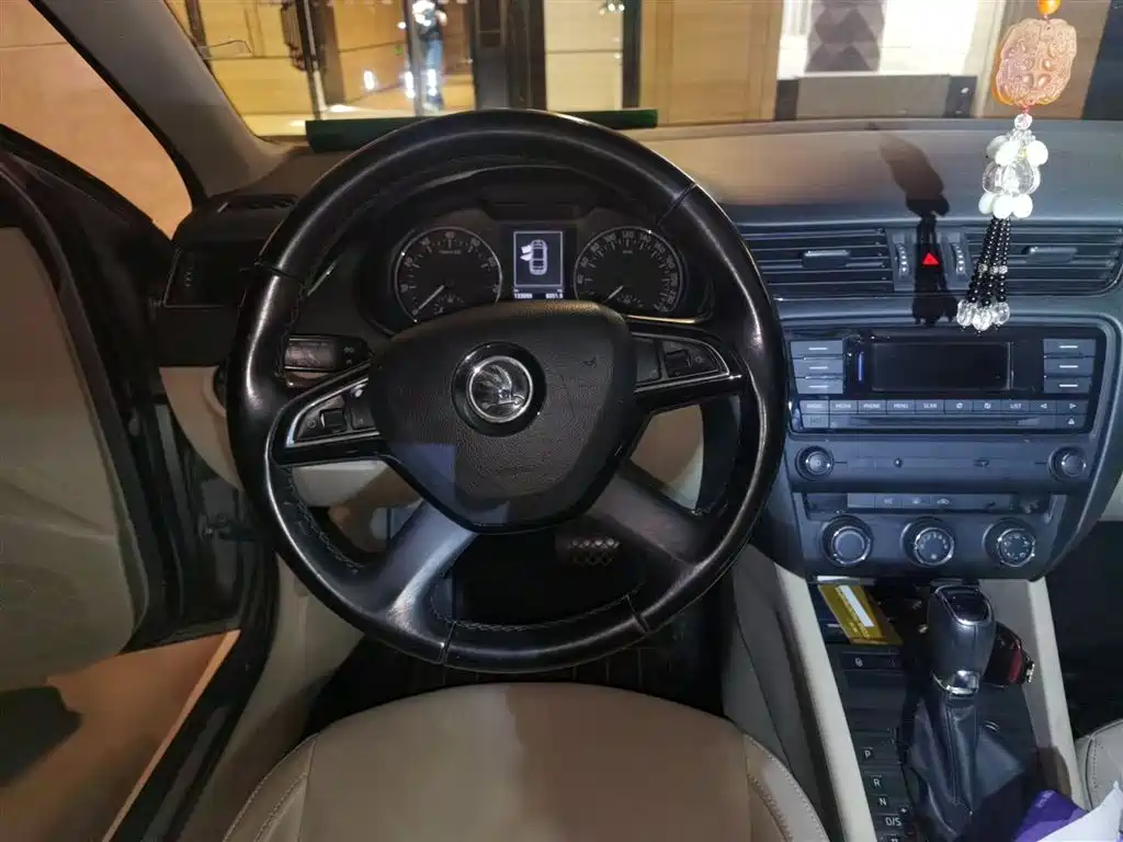 Skoda Octavia 2015 — фото 3