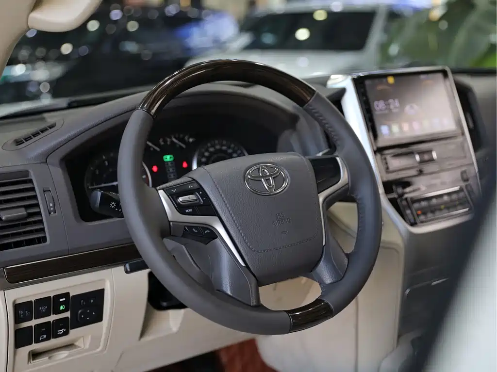 Toyota Land Cruiser 2020 — фото 7