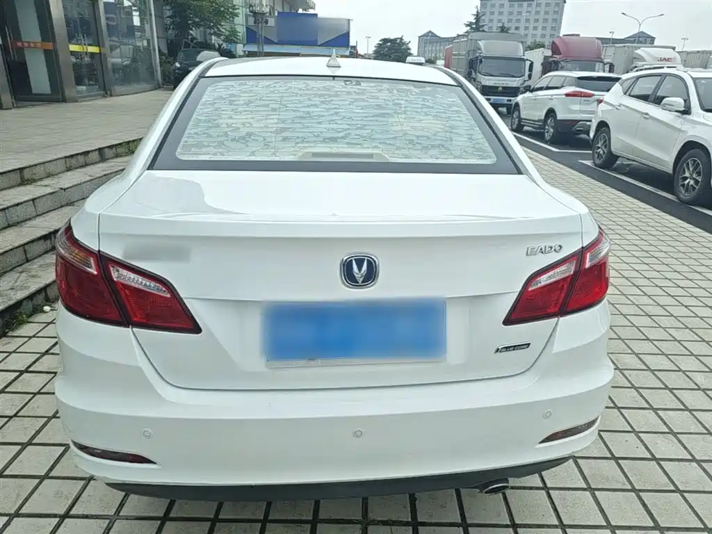 Changan Eado 2017 — фото 6
