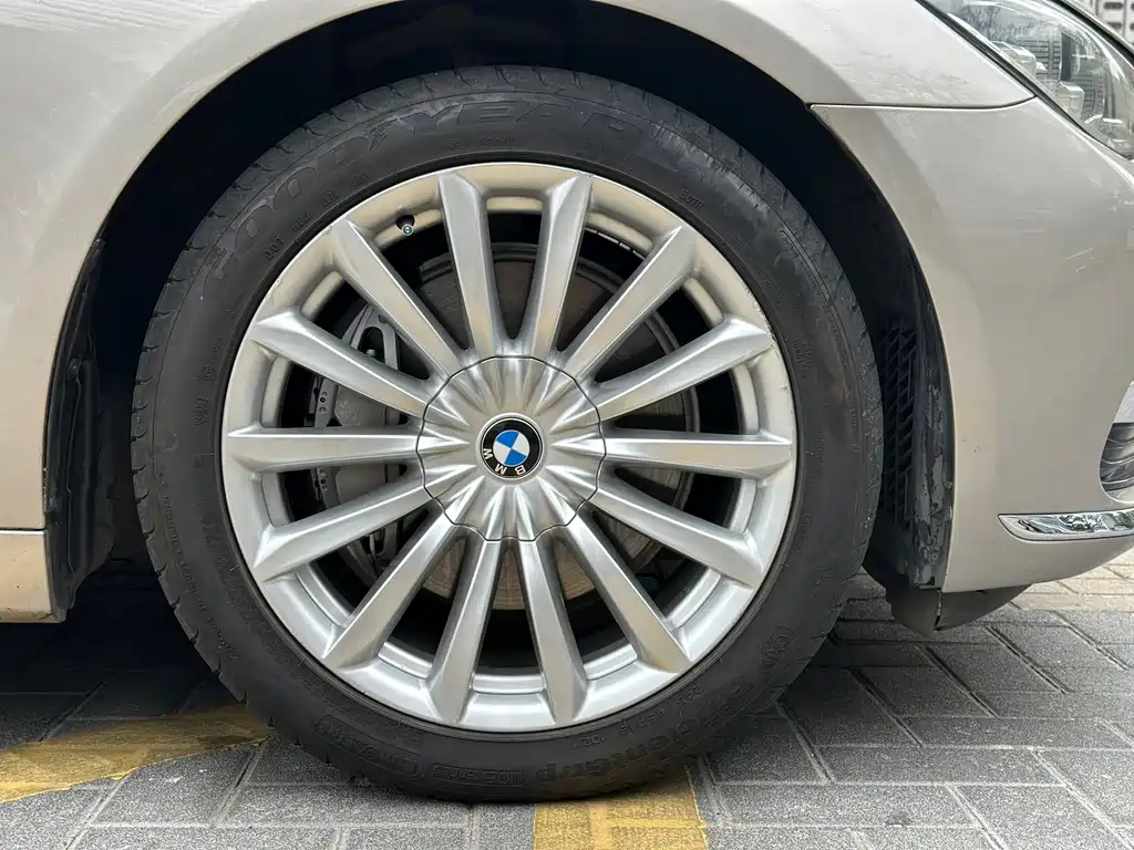 BMW 7 Series 2017 — фото 21