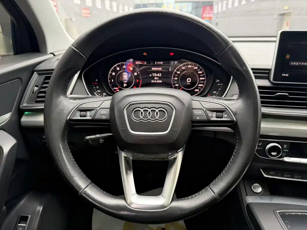 Audi Q5L 2020 — фото 15
