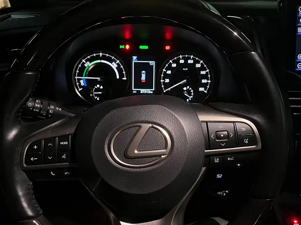 Lexus LM 2021 — фото 9