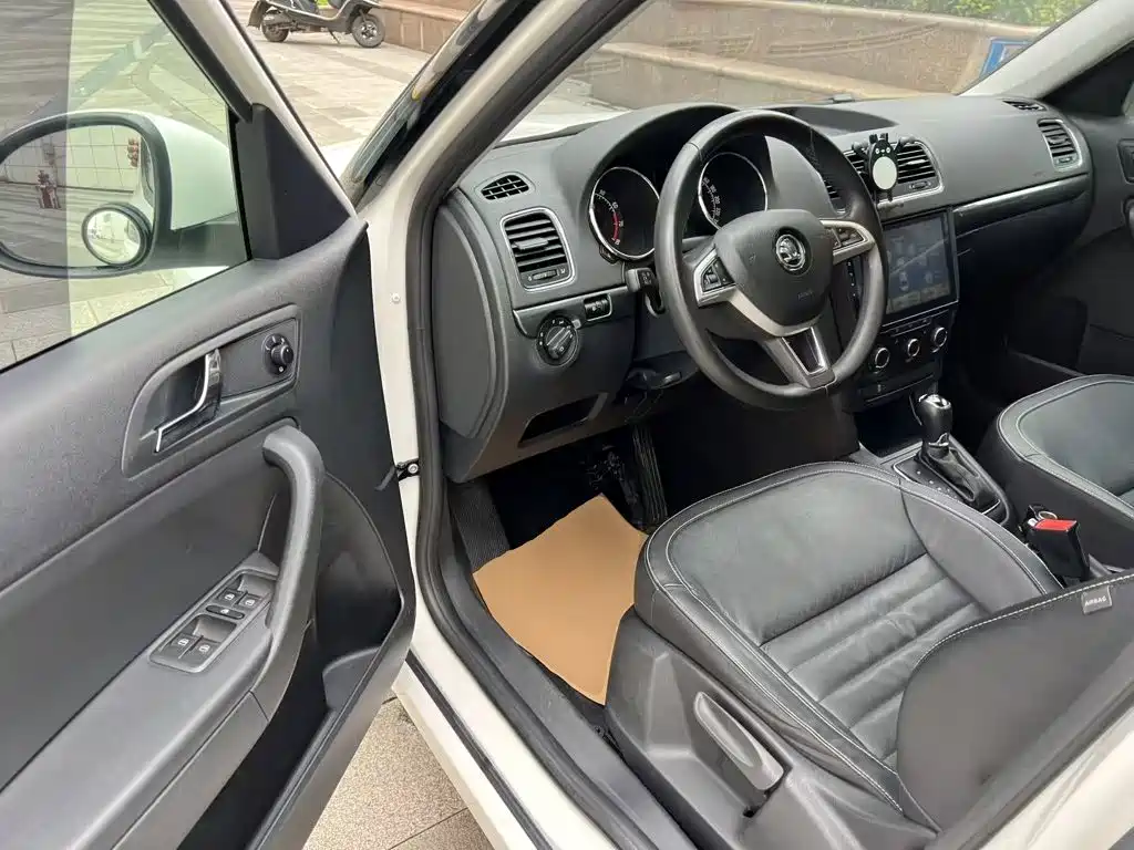 Skoda Yeti 2017 — фото 16