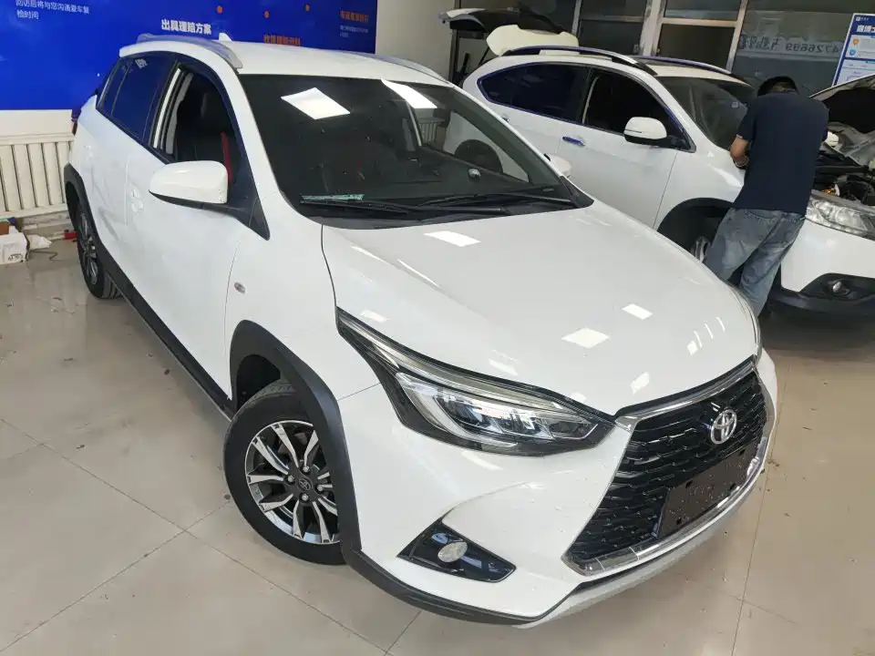 Toyota Yaris L 2022 — фото 2