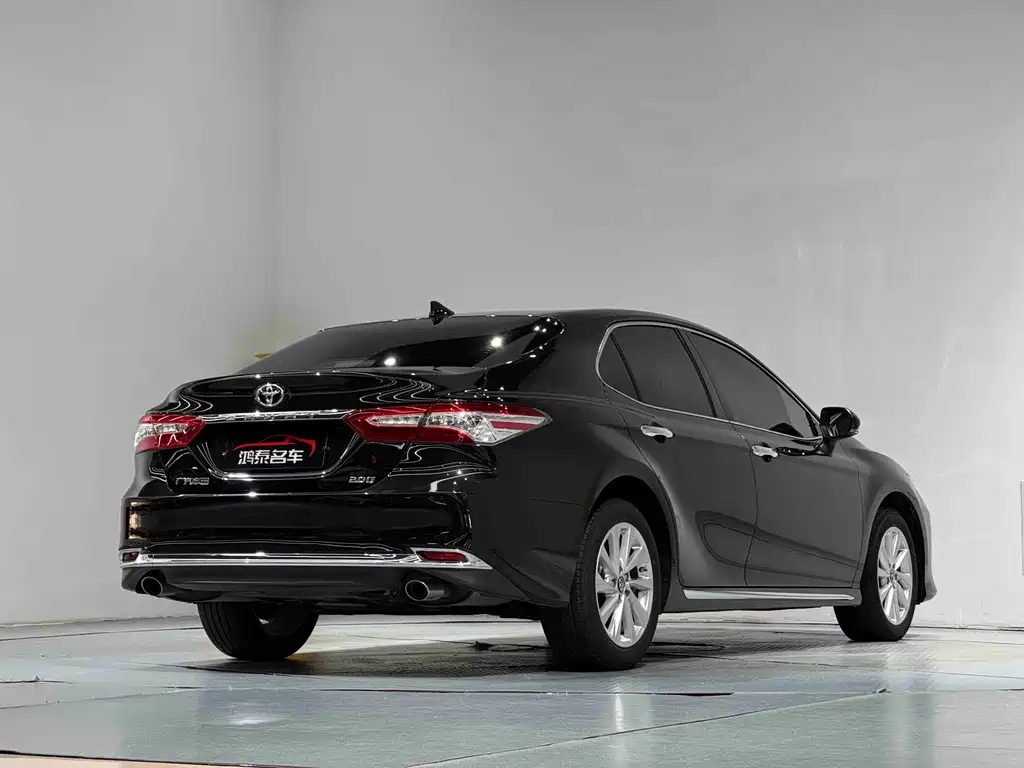 Toyota Camry 2024 — фото 15