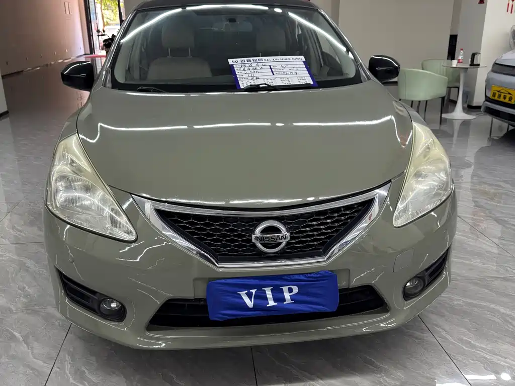 Nissan Tiida 2014