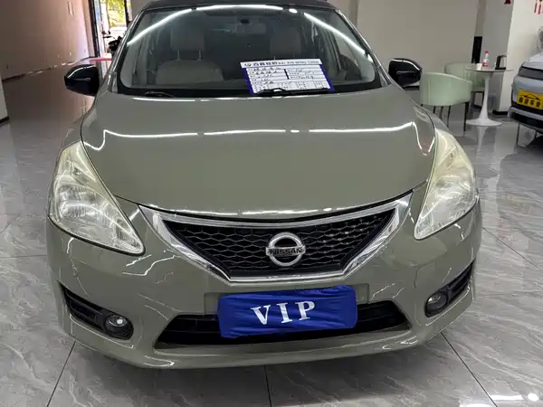Nissan Tiida 2014
