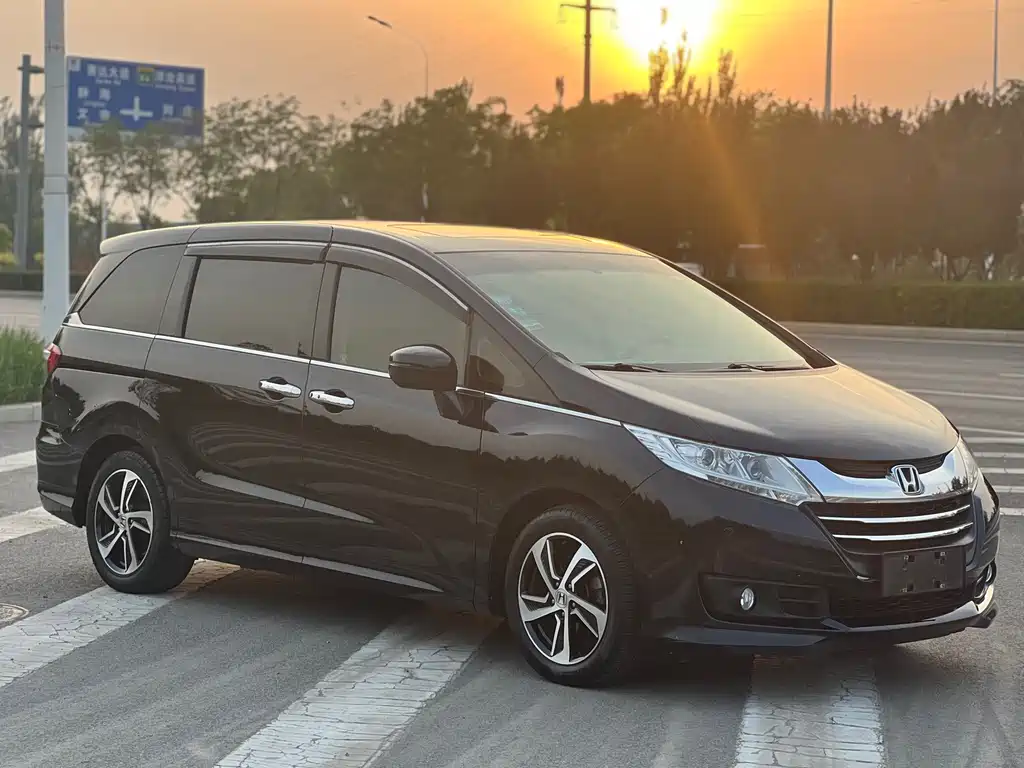 Honda Odyssey 2016 — фото 3