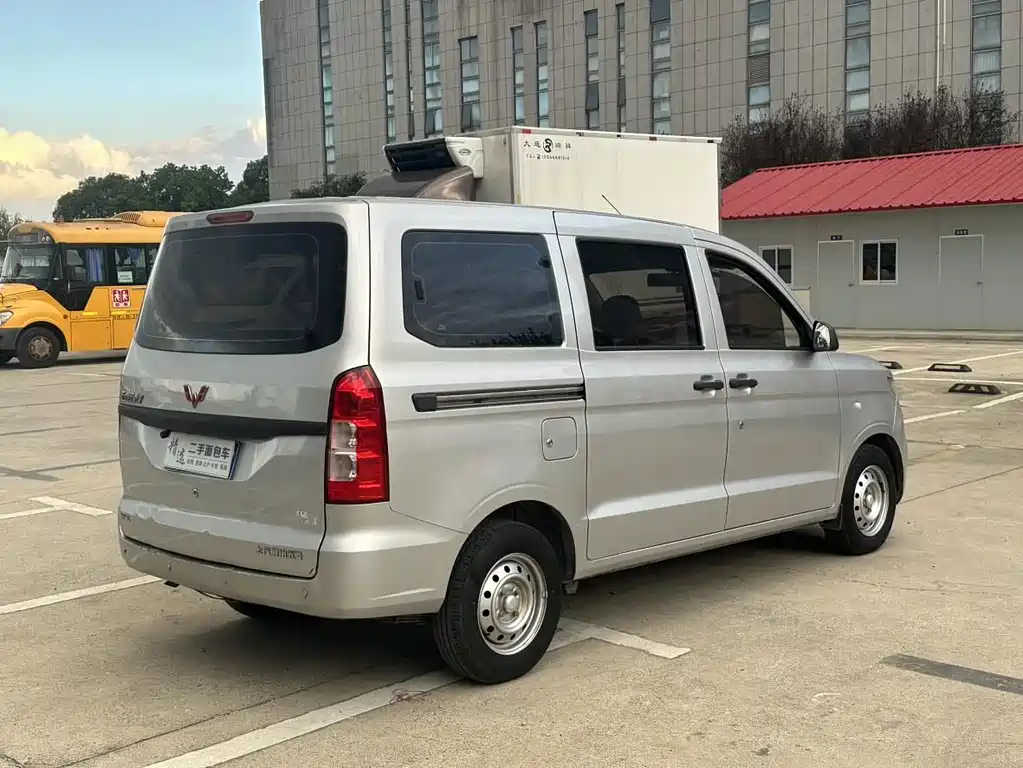 Wuling Hongguang V 2020 — фото 2
