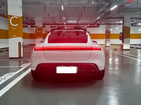 Porsche Taycan 2021
