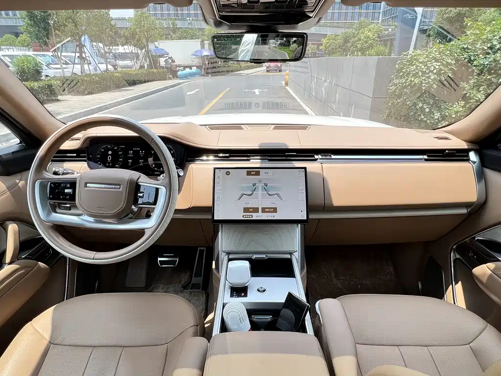 Land Rover Range Rover 2025 — фото 6