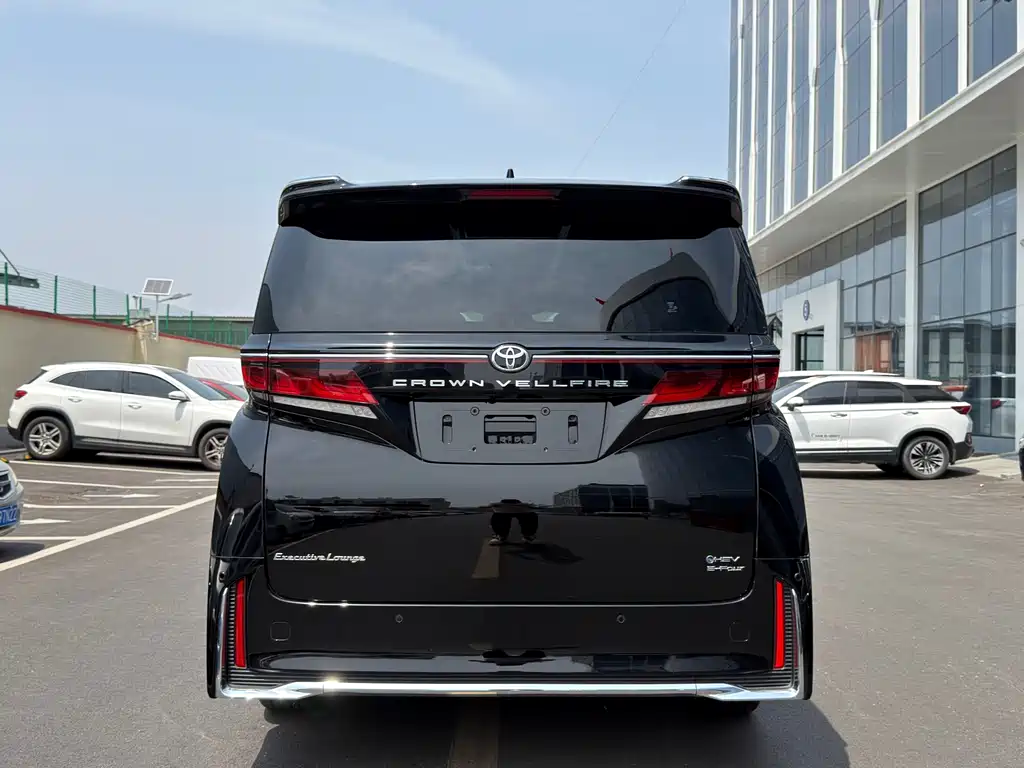 Toyota Vellfire 2024 — фото 18