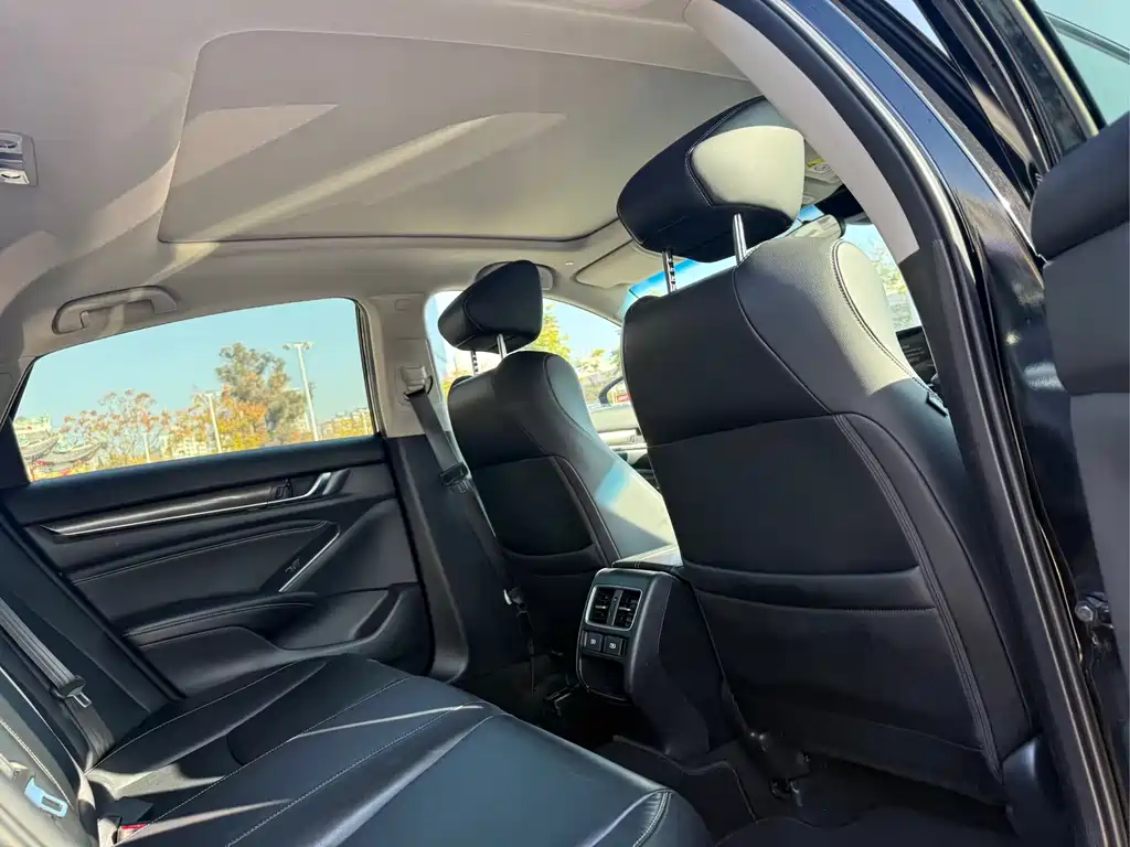 Honda Accord 2023 — фото 14