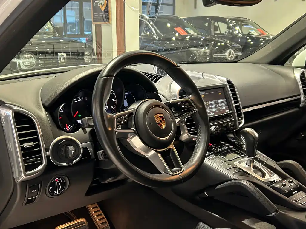 Porsche Cayenne 2016 — фото 6
