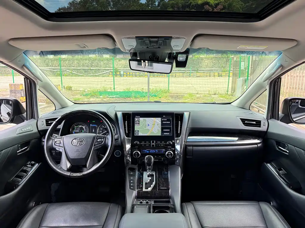 Toyota Vellfire 2021 — фото 9