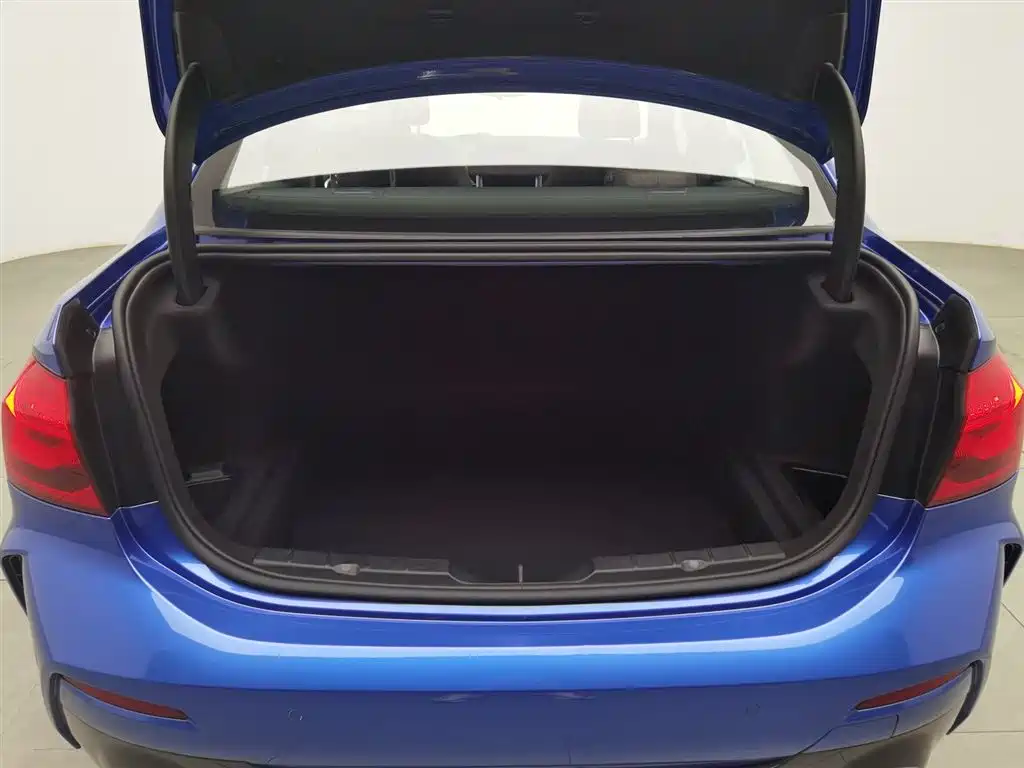 BMW 1 Series 2020 — фото 16