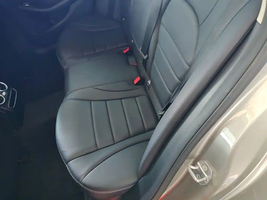 Mercedes-Benz C-Class 2019 — фото 17