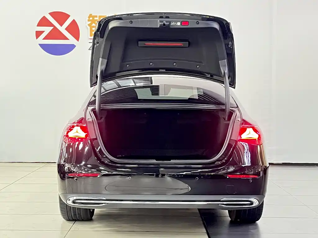 Mercedes-Benz E-Class 2024