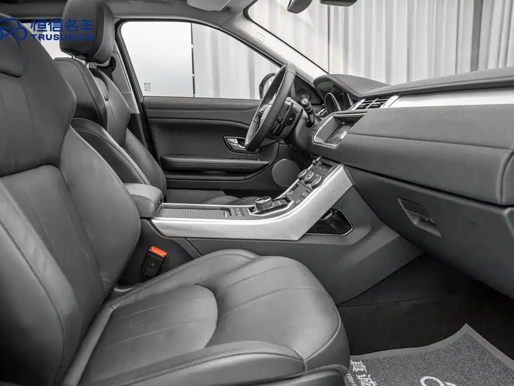 Land Rover Evoque 2018 — фото 14