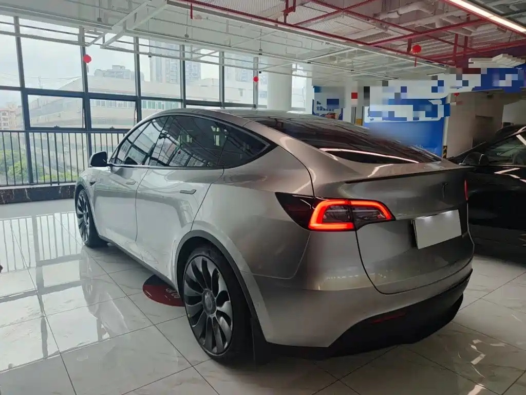 Tesla Model Y 2022