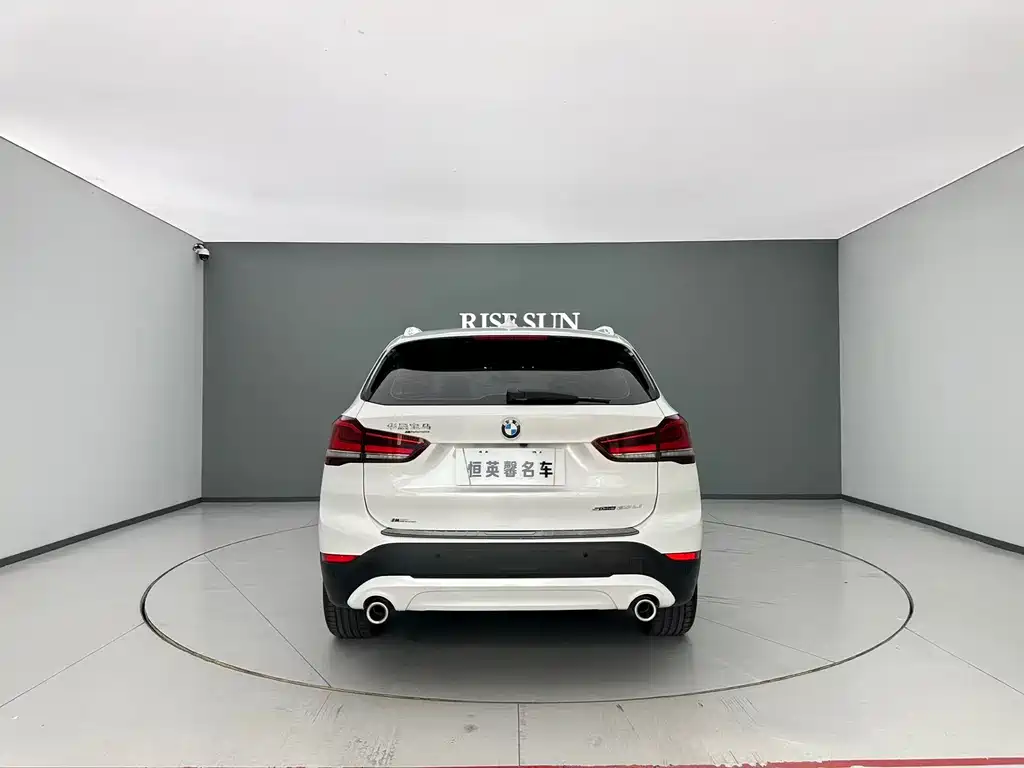 BMW X1 2022 — фото 8