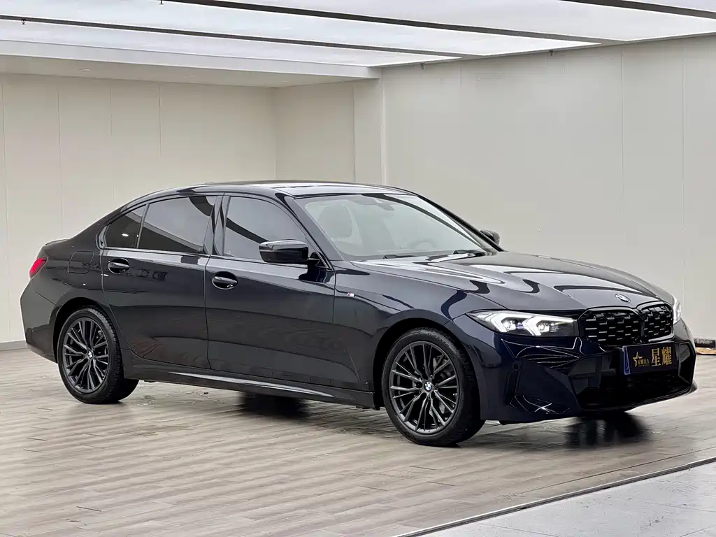 BMW 3 Series 2023 — фото 1