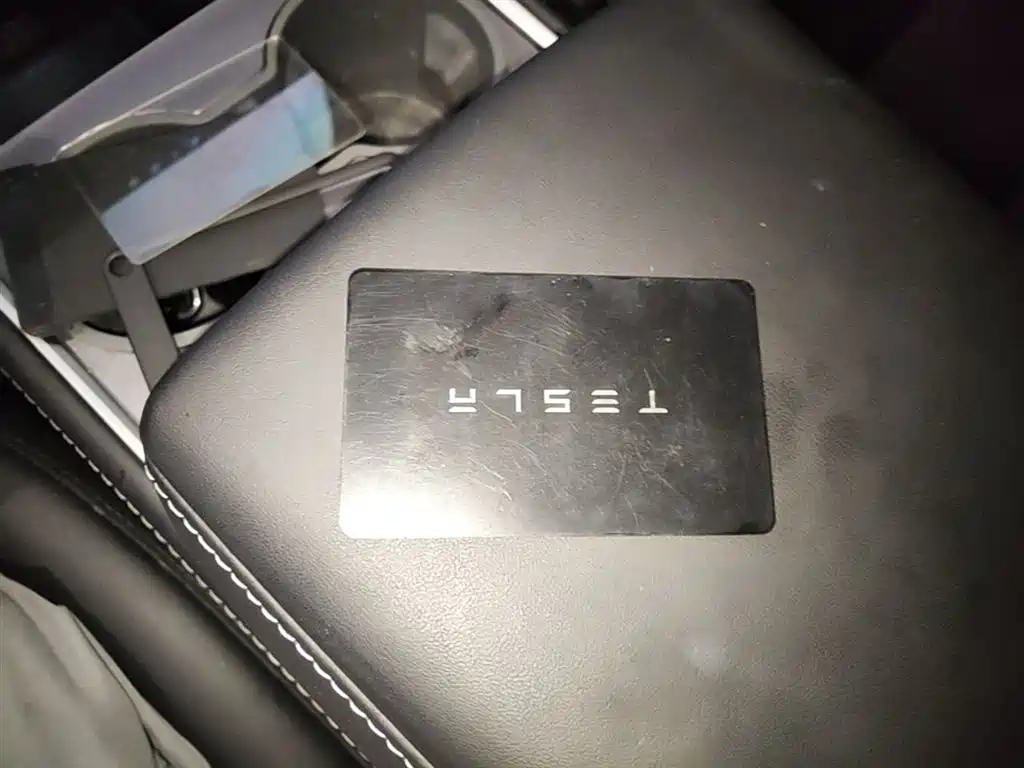 Tesla Model Y 2022 — фото 9