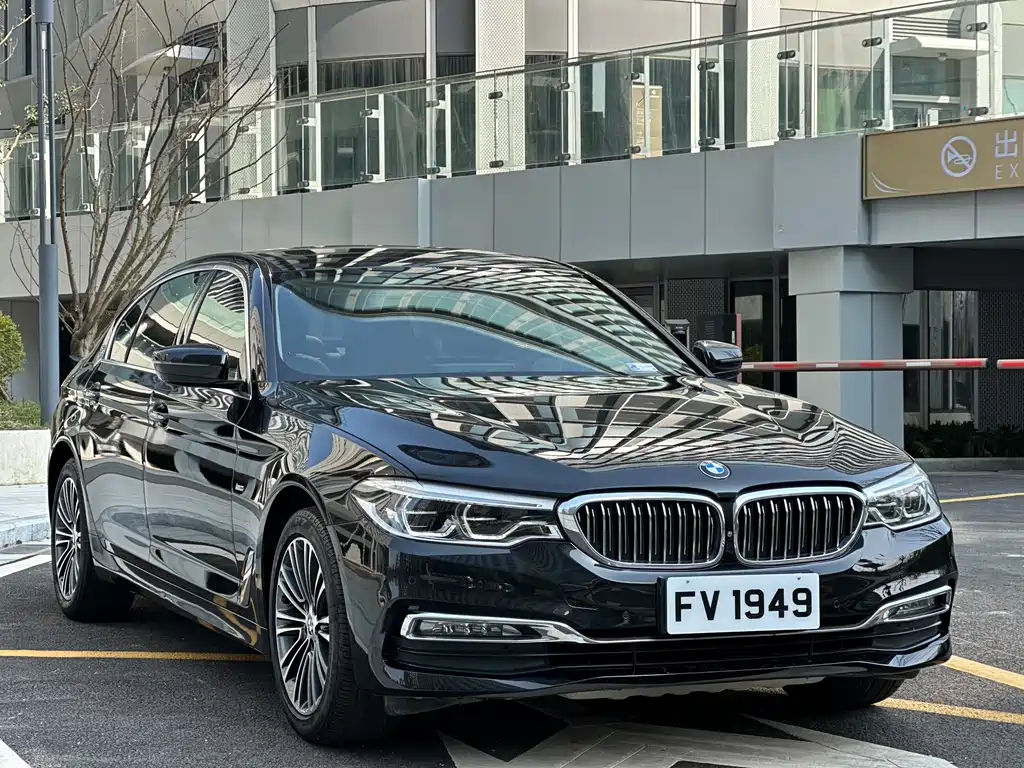 BMW 5 Series 2018 — фото 3