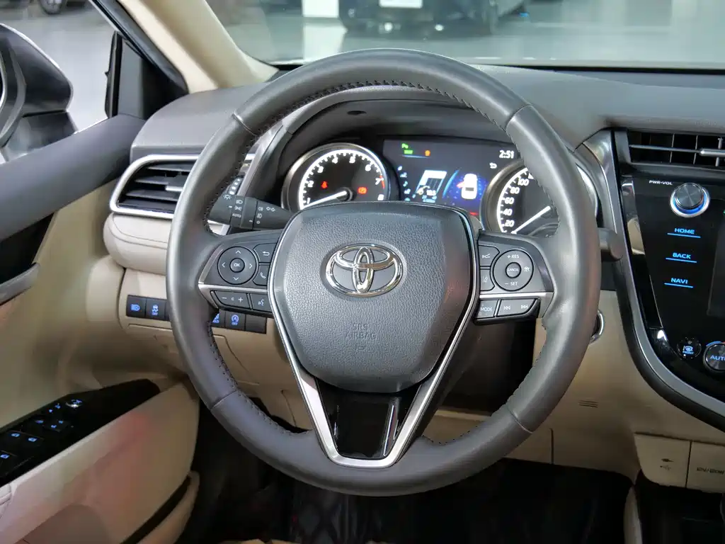 Toyota Camry 2021 — фото 15