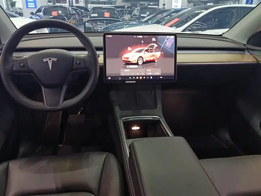 Tesla Model Y 2023 — фото 13