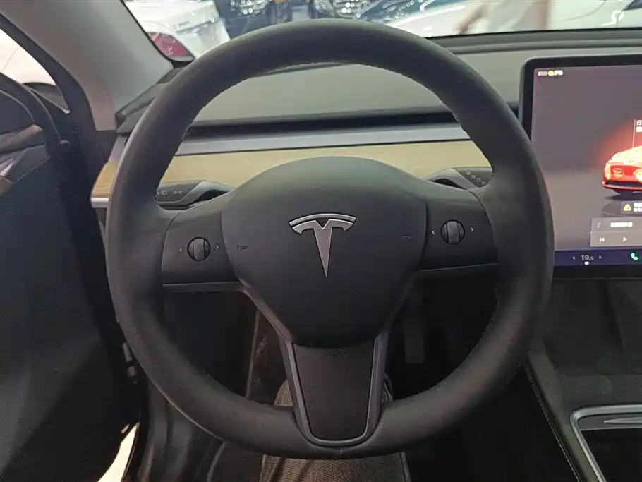 Tesla Model Y 2023 — фото 15