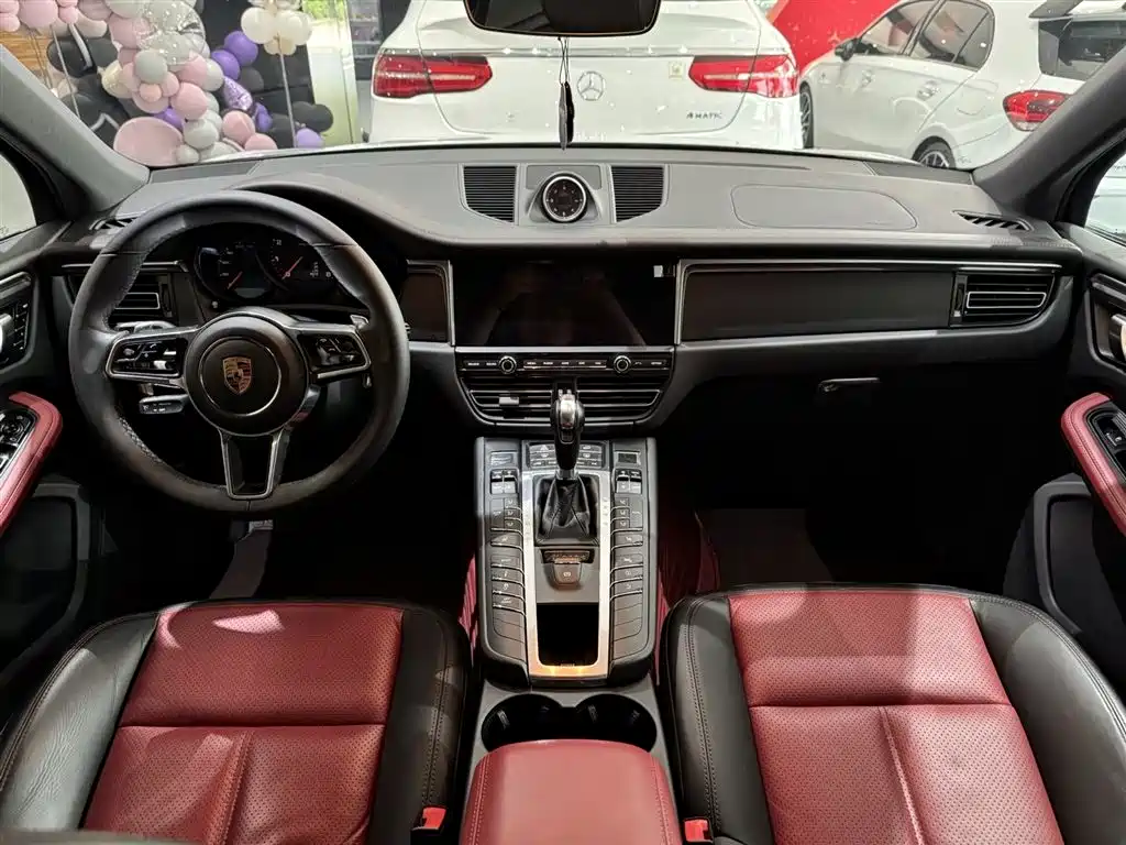 Porsche Macan 2019 — фото 11
