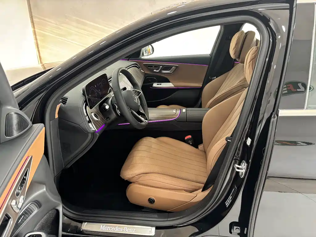 Mercedes-Benz E-Class 2025 — фото 13