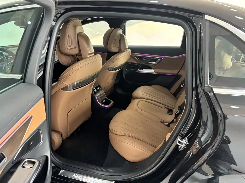 Mercedes-Benz E-Class 2025 — фото 22