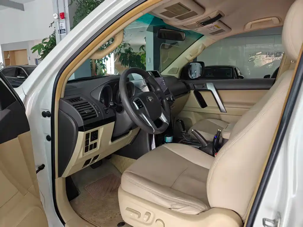Toyota Prado 2015 — фото 4