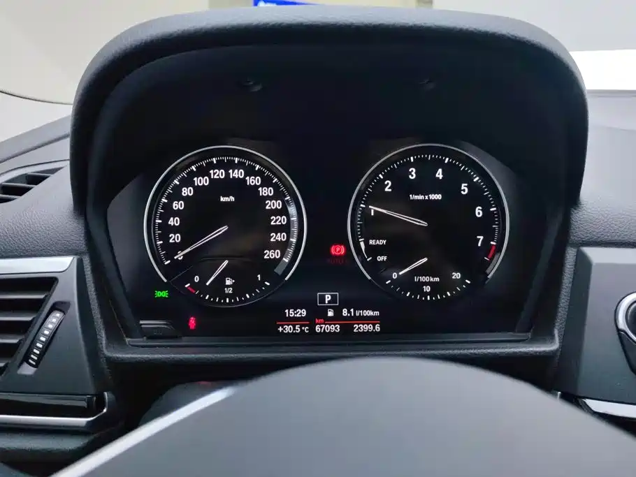 BMW 1 Series 2017 — фото 14