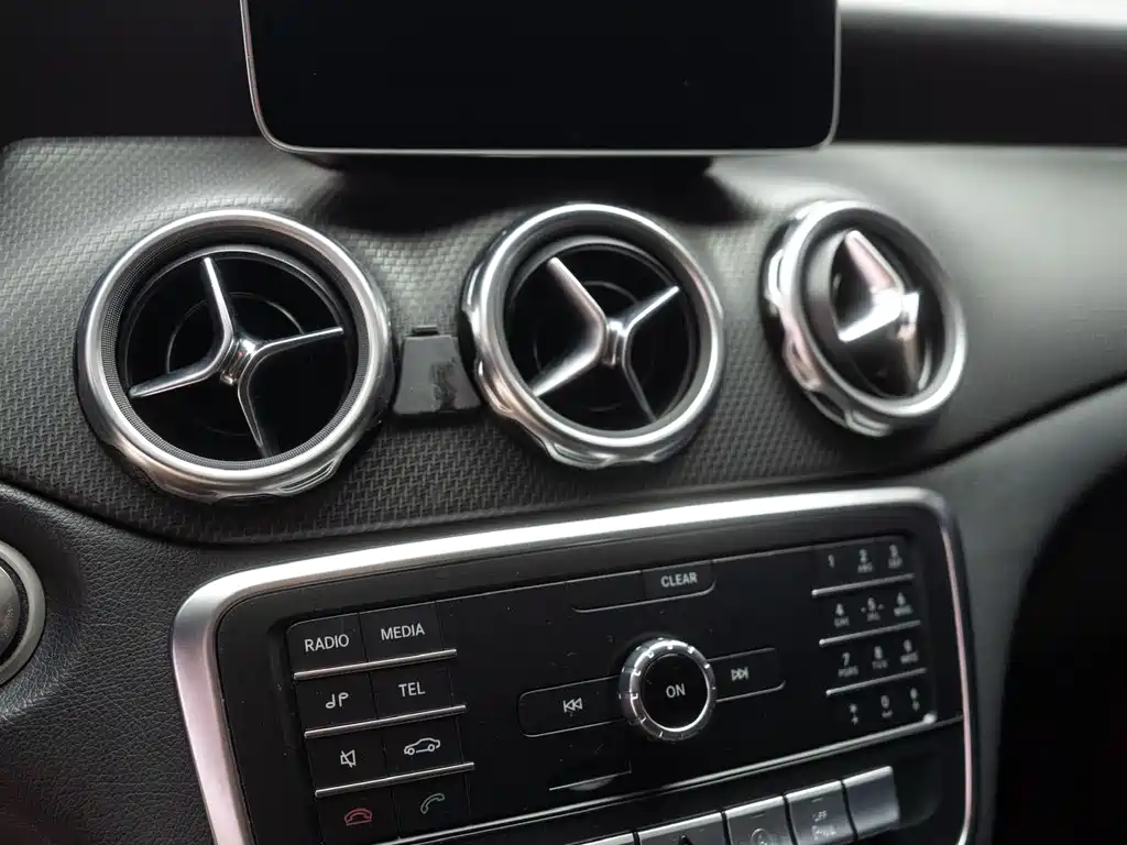 Mercedes-Benz GLA 2018 — фото 15