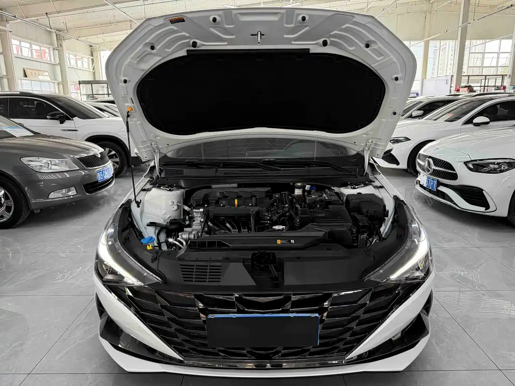 Hyundai Elantra 2023 — фото 20