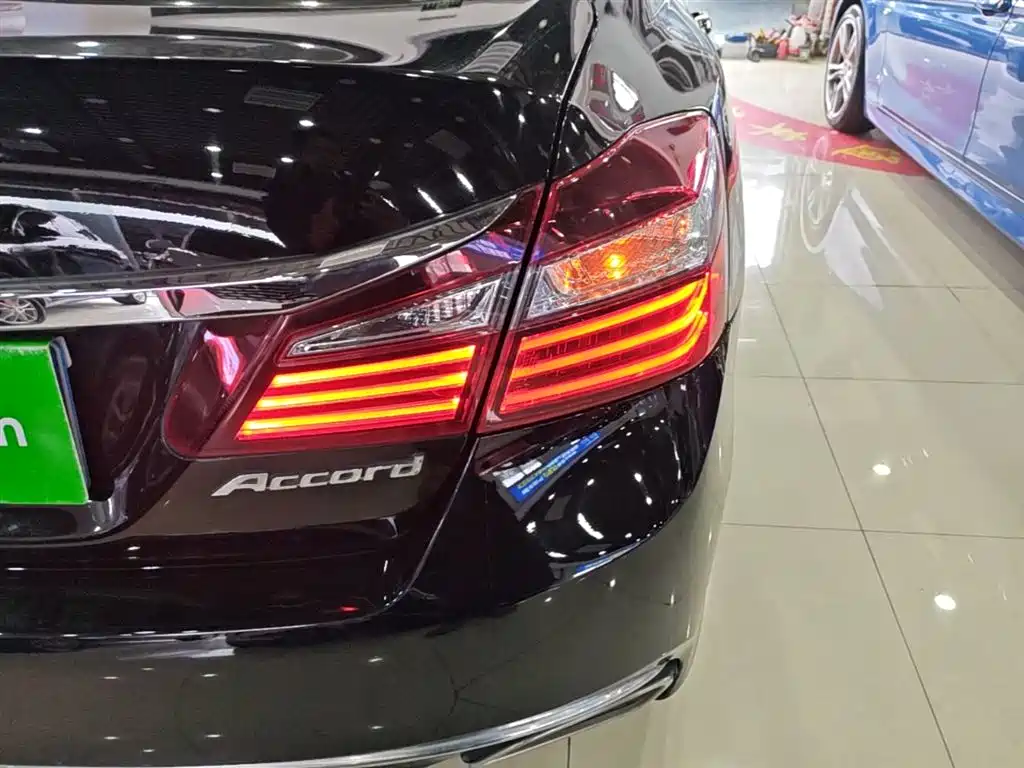 Honda Accord 2017 — фото 8
