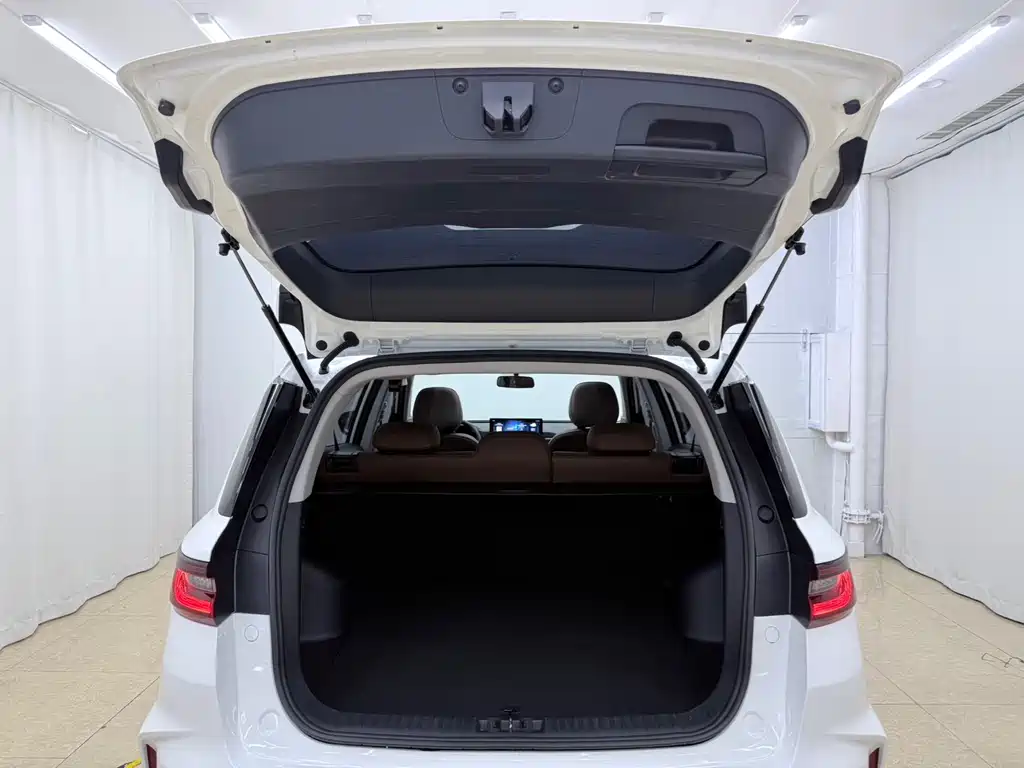 Geely Vision X6 2023 — фото 20