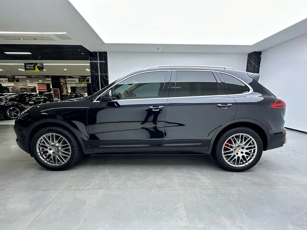 Porsche Cayenne 2017 — фото 5