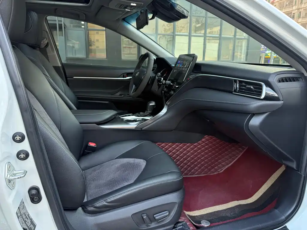 Toyota Camry 2021 — фото 13