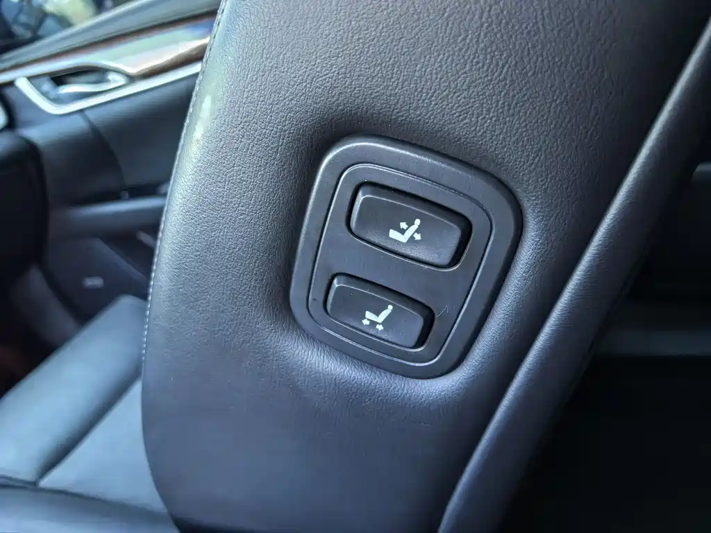 Cadillac XTS 2017 — фото 17