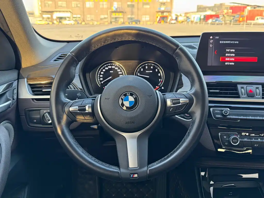 BMW X1 2021 — фото 8