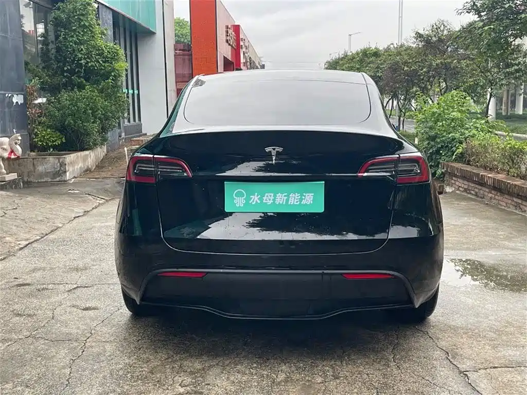 Tesla Model Y 2022 — фото 8