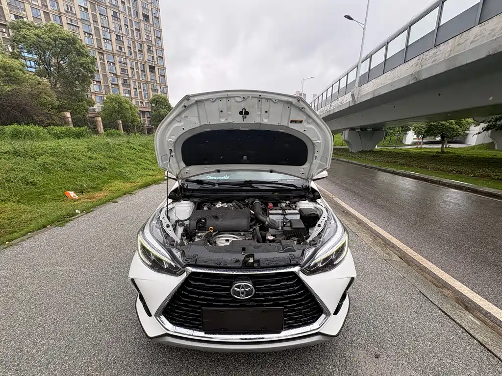 Toyota Yaris L 2022 — фото 18