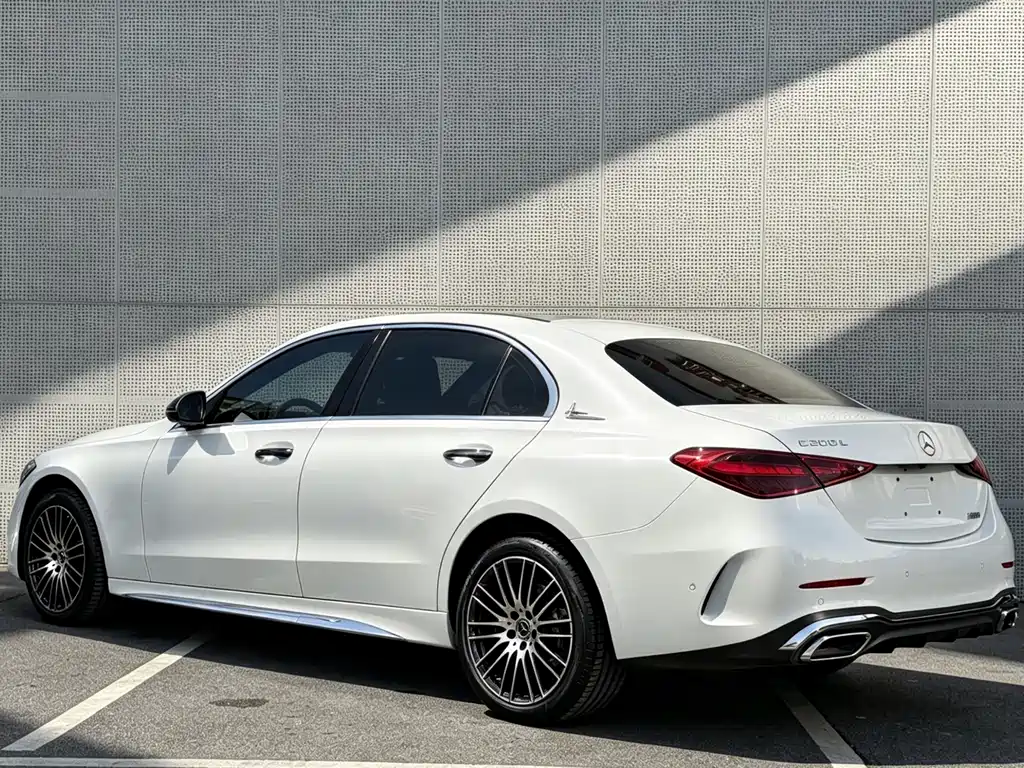 Mercedes-Benz C-Class 2023 — фото 7