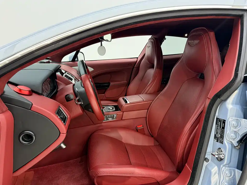 Aston Martin Rapide 2013 — фото 14