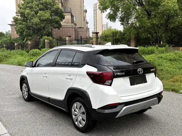 Toyota Yaris L 2022