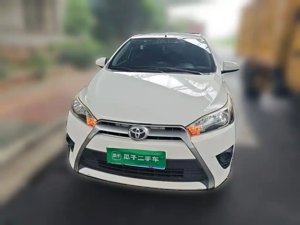 Toyota Yaris L 2015